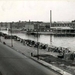 Troelstrakade, de kisten van de groenten en fruitmarkt  1949