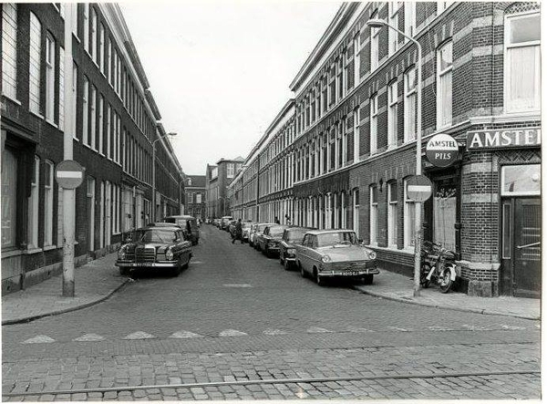 Naaldwijksestraat Parallelweg naar de Hoefkade gezien 1969