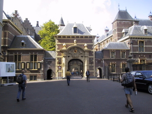 Poort Binnenhof 19-08-2003