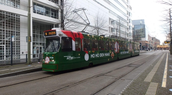 3139 - Kersttram 2020 - 06.12.2020 — in Den Haag.