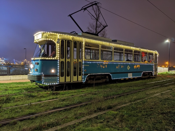 Gent passerende Kersttram