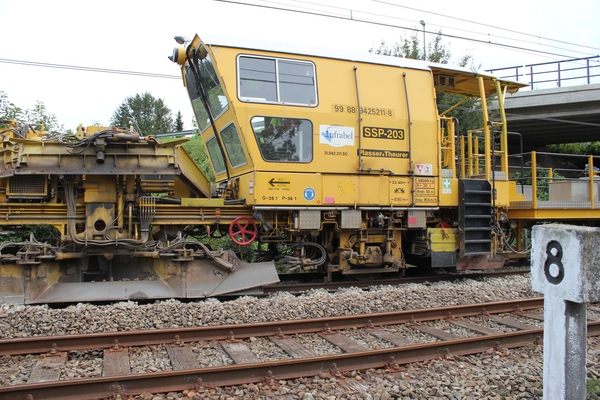 Baanonderhoud in de buurt van Raeren, België op 23-08-2015-3