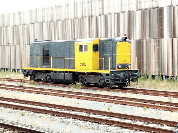 De 2454... Staat mooi geparkeerd bij station Zutphen.