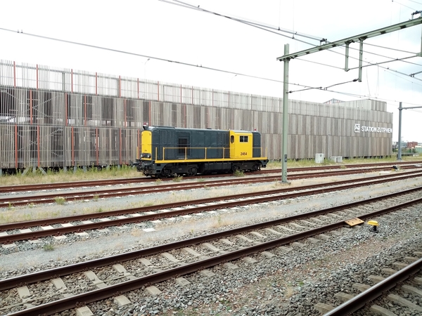 De 2454... Staat mooi geparkeerd bij station Zutphen.-3
