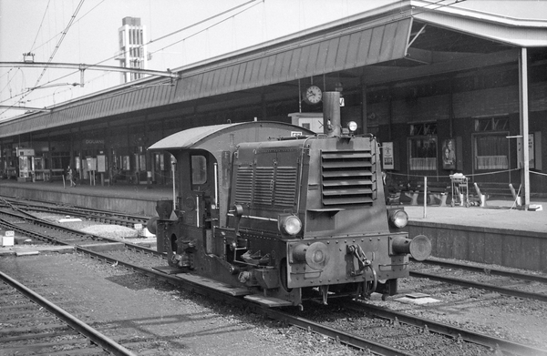 NS 241 Venlo 1972. Vroeger werden de Duitse locs in Venlo weggesl