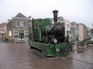 Op een zijspoor. Oud-Beijerland, 15 Oct. 2004.