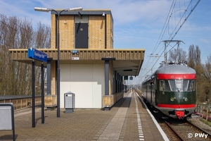Vlaardingen Oost zoals het nooit meer zal worden... Mat'46 treins