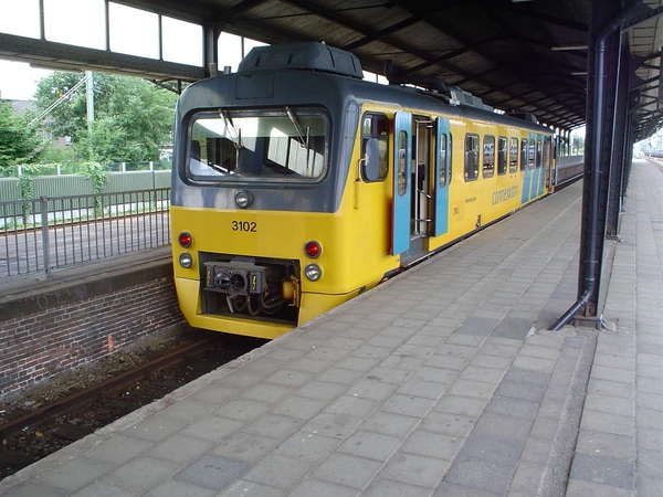 Wadloper 3102 als Veenexpress van Connexxion, op het zakspoor (sp