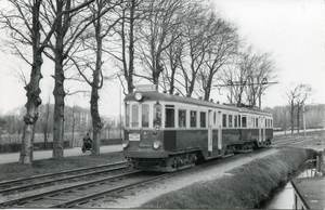 Voorschoten B401+A404 Veurseweg nabij de Kniplaan 24 april 1955.