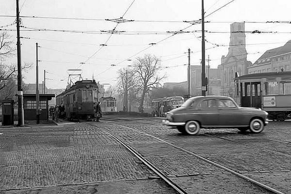 A 513 Bosbrug.Den Haag.
