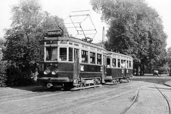 Stadstram A314 met bijwagen B302 te Heemstede, Vijverlaan in sept