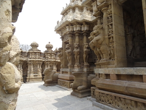 1BB Kanchipuram, kleinere tempel _DSC00104