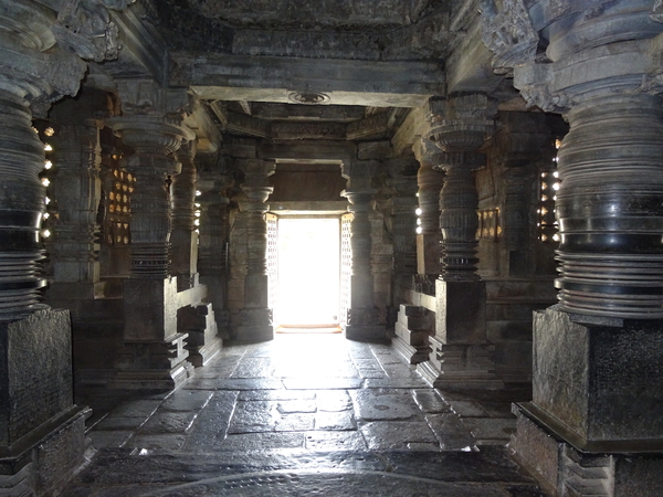 9G Halebid, Hoysaleswara tempel _DSC00709