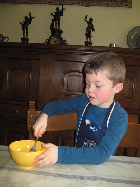 70) Ruben klutst een eitje