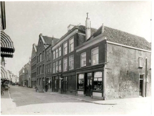 Breedstraat, gezien van de Bakkersstraat naar de Geest 1934