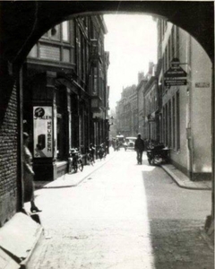 Oude Molstraat, gezien vanuit het poortje in de Molenstraat