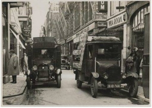 Spuistraat hoek Voldersgracht naar het Spui