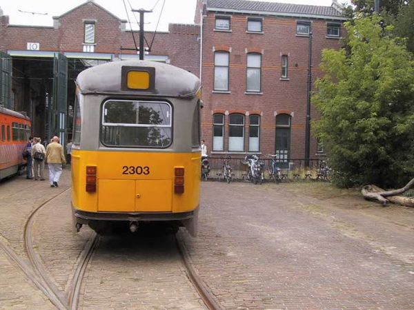 2303 Trammuseum Den Haag 16-04-2004