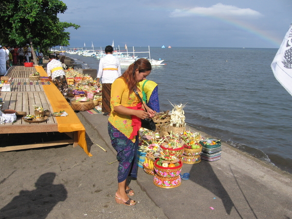 Melasti in Banyualit