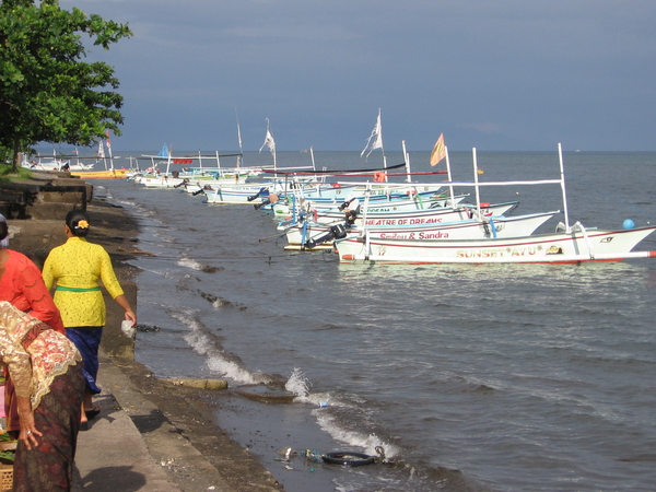 Melasti in Banyualit