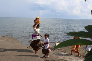 Melasti in Banyualit