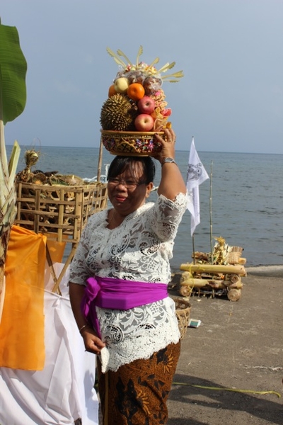 Melasti in Banyualit