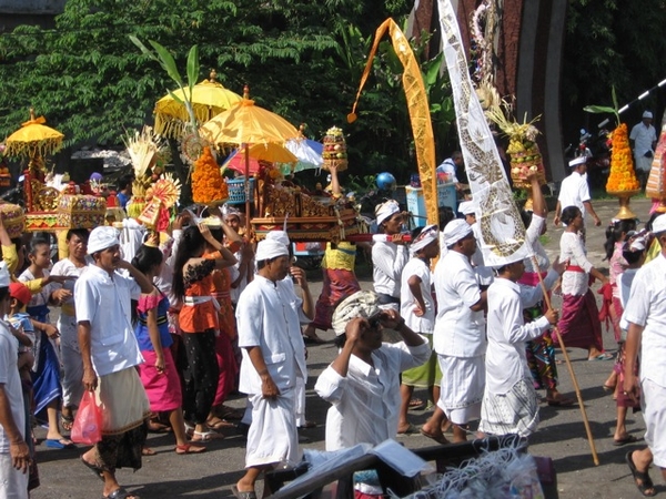 Melasti in Banyualit