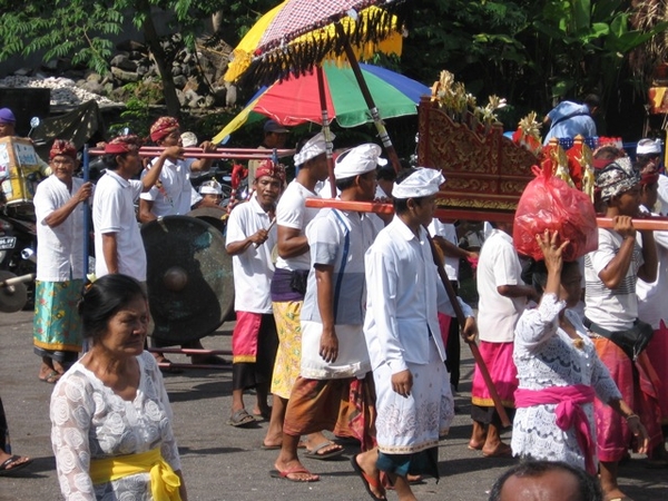 Melasti in Banyualit