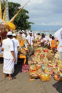 Melasti Banyualit