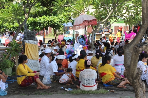 Melasti Banyualit