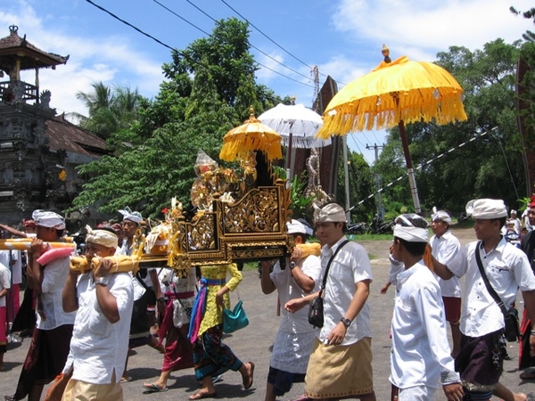 Melasti Banyualit