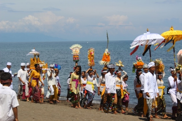 Melasti Kalibukbuk en Kayuputih