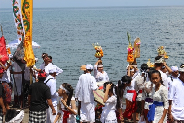 Melasti Kalibukbuk en Kayuputih