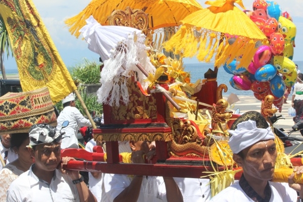 Melasti Kalibukbuk en Kayuputih