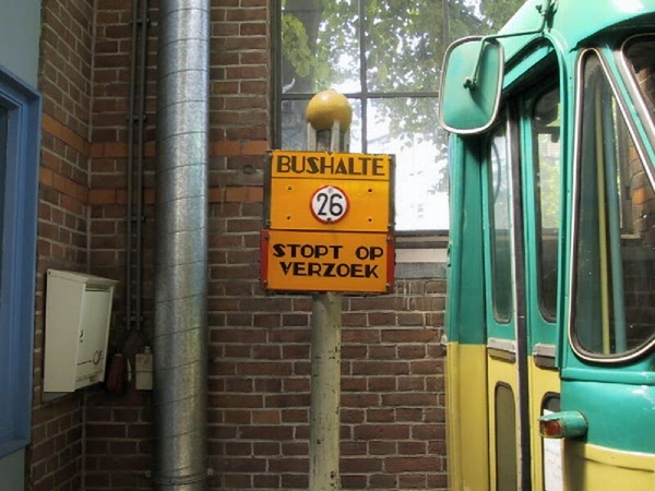 Bushalte 10-06-2001