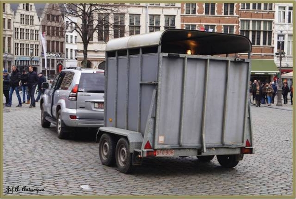 Antwerpen, Jef-A., De Grote Markt, veewagens.