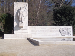 Standbeeld Adolphe Max