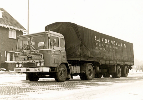 DAF 2600 met Koeneman Oplegger