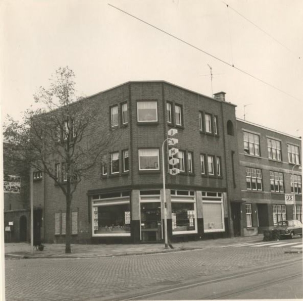 1969 Rijswijkseweg, winkel van C. Jamin (nr. 293)