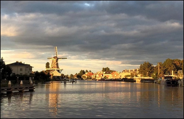 Leidschendam nog even in het avondzonnetje