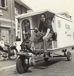 Paul de bakker, circa 1971 Oosterloostraat, hij werkte voor Klink