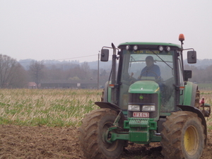 Boeren al druk bezig op het land