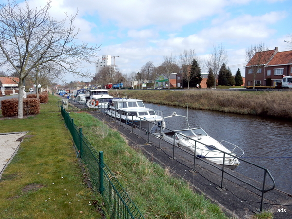 17 aan de haven van Eeklo...