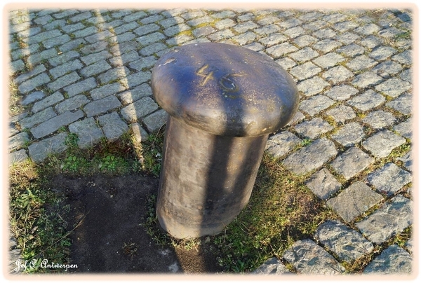 Antwerpen, 't Eilandje, Cadixwijk, Bolders, Meerpalen,