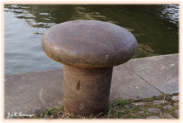 Antwerpen, 't Eilandje, Cadixwijk, Bolders, Meerpalen,
