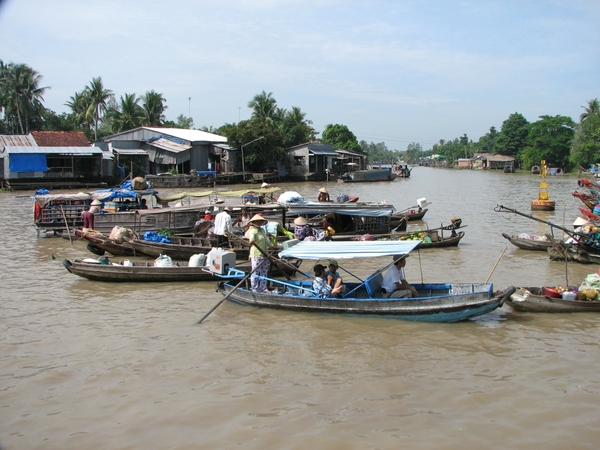Drijvende markt in de Mekong delta