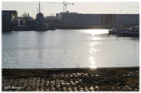 Antwerpen, 't Eilandje, Cadixwijk, Straten, Pleinen, Bruggen, Dokken, Gebouwen, Werven,