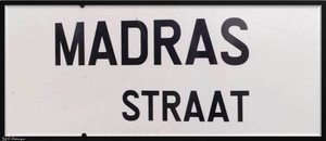 Straatnaambordje Madrasstraat.