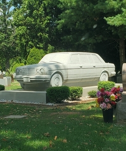 Mercedes grafsteen