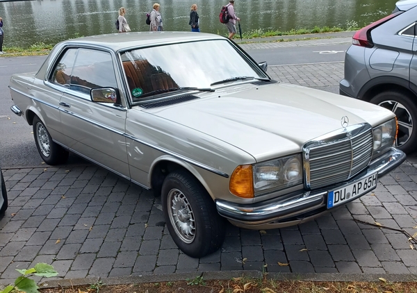 W123 230CE